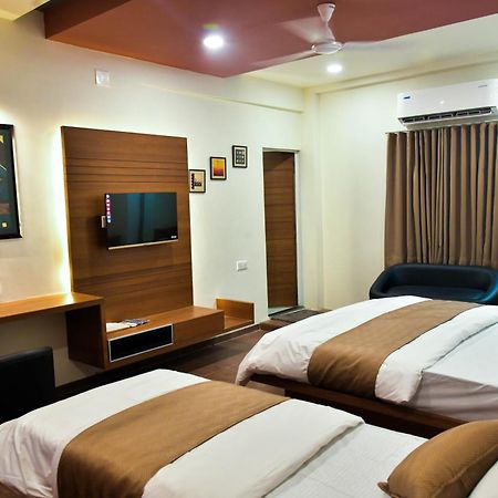 Hotel Ashooka Inn Gandhinagar Zewnętrze zdjęcie