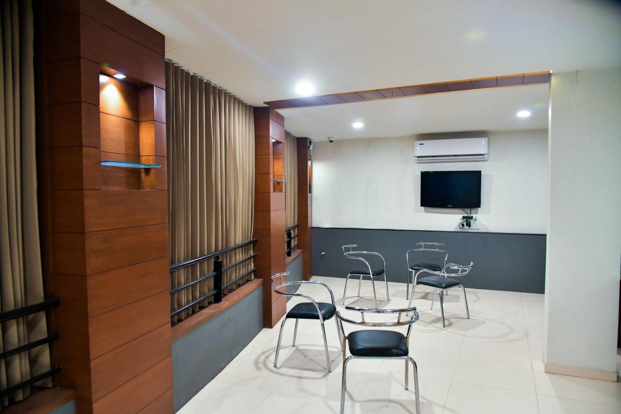 Hotel Ashooka Inn Gandhinagar Zewnętrze zdjęcie