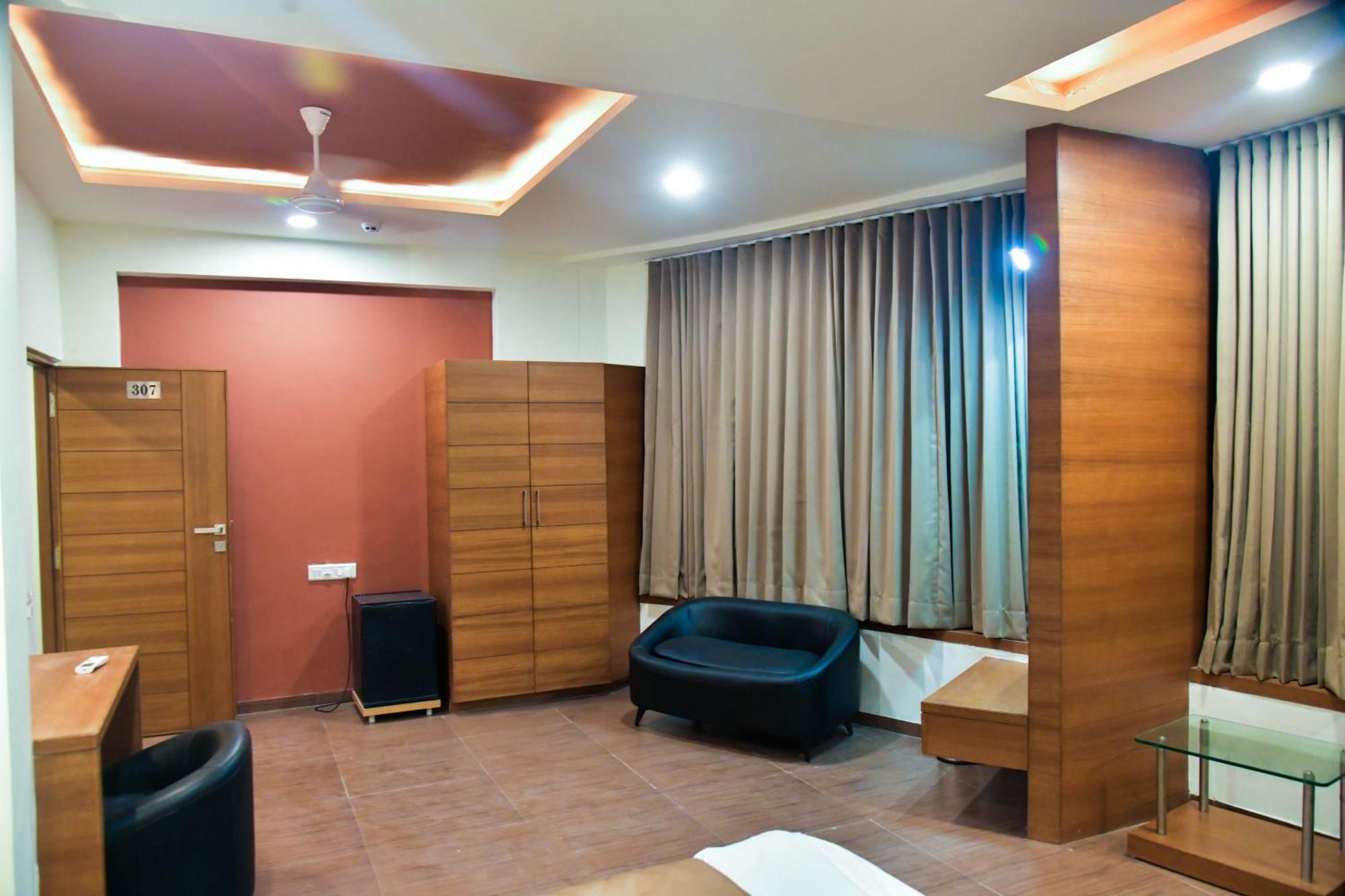 Hotel Ashooka Inn Gandhinagar Zewnętrze zdjęcie