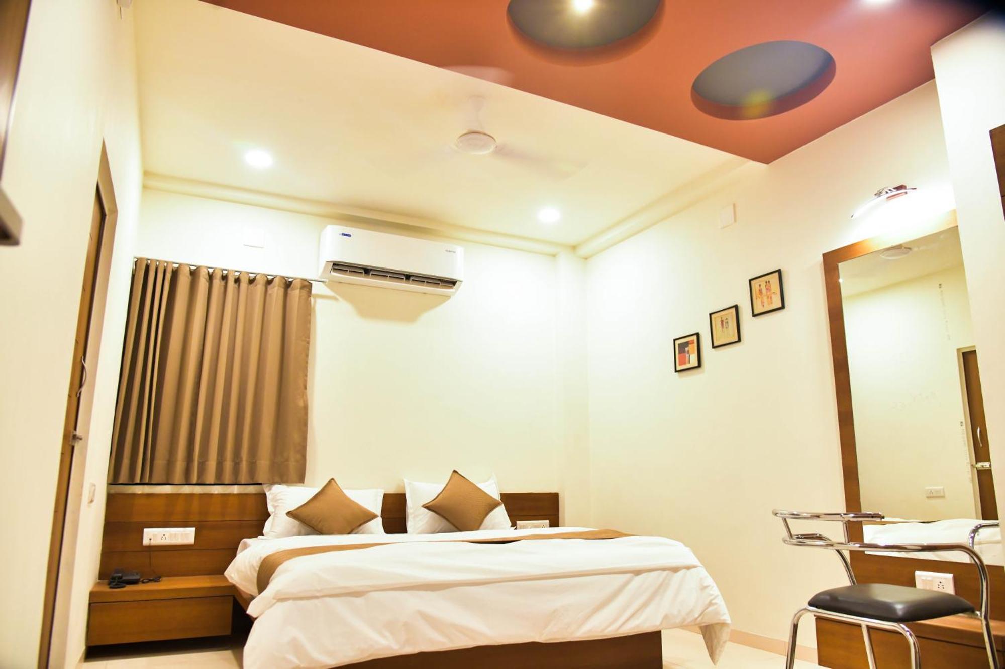 Hotel Ashooka Inn Gandhinagar Zewnętrze zdjęcie