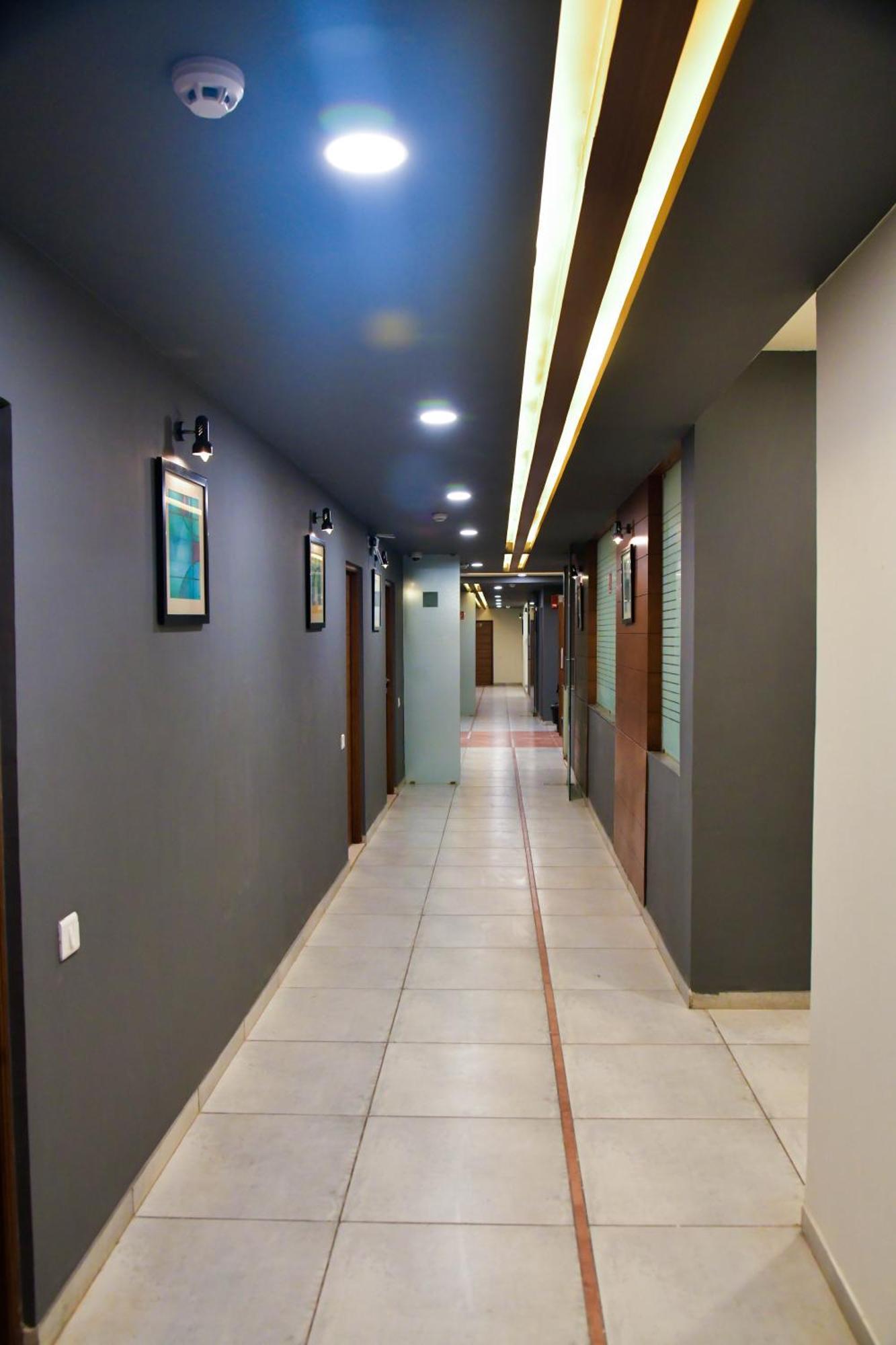 Hotel Ashooka Inn Gandhinagar Zewnętrze zdjęcie