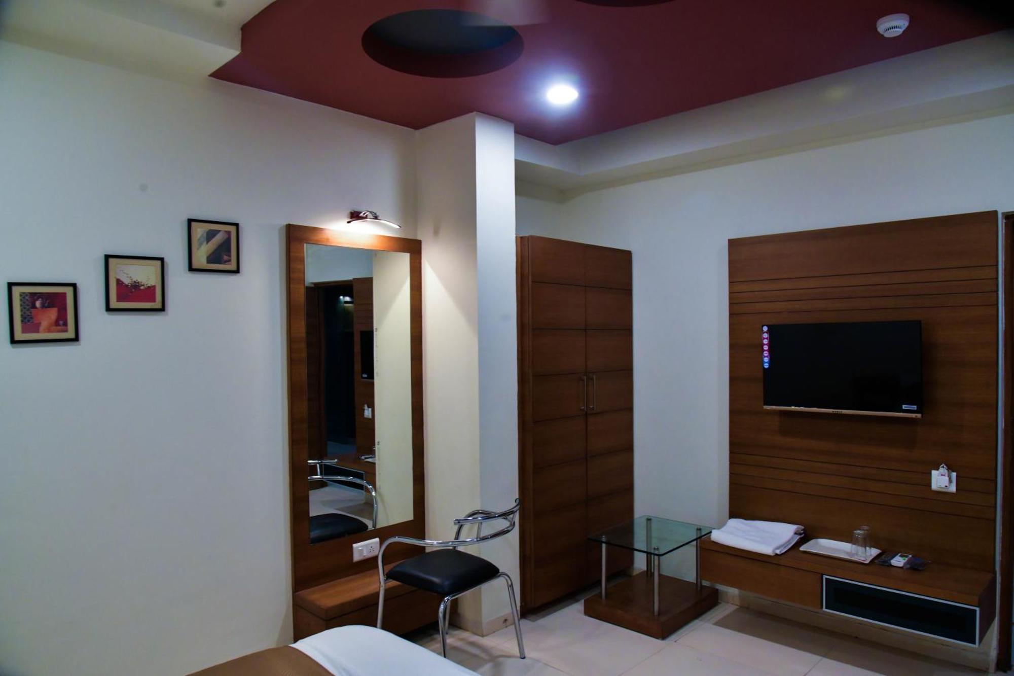 Hotel Ashooka Inn Gandhinagar Zewnętrze zdjęcie