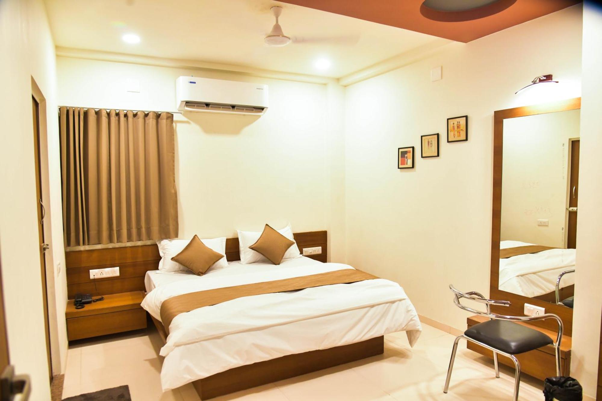 Hotel Ashooka Inn Gandhinagar Zewnętrze zdjęcie