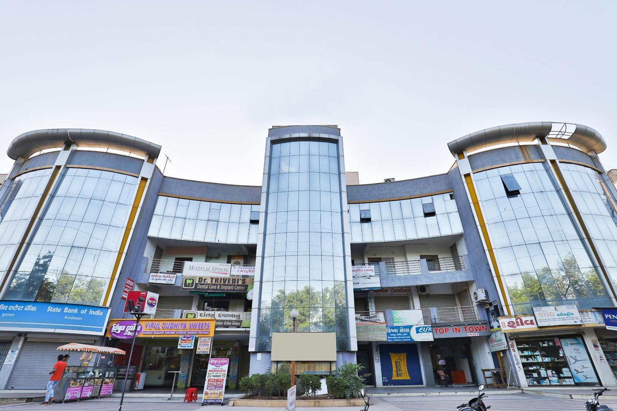 Hotel Ashooka Inn Gandhinagar Zewnętrze zdjęcie